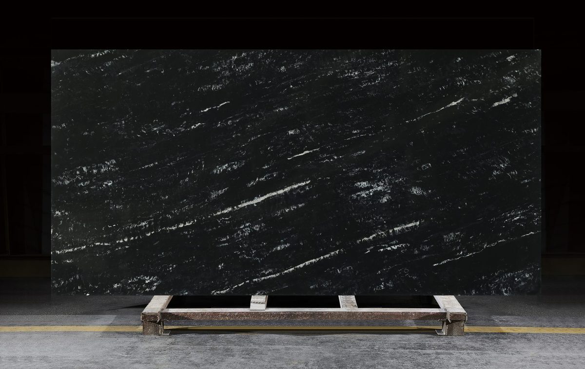 Marquina Carbone engineered quartz slab